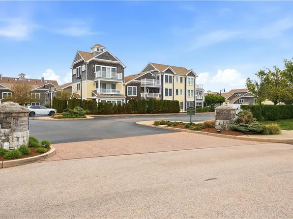 20 Narragansett Ave Unit 210, Narragansett, RI 02882