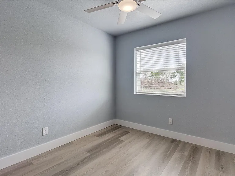 100 County Road 4140 — Photo 28