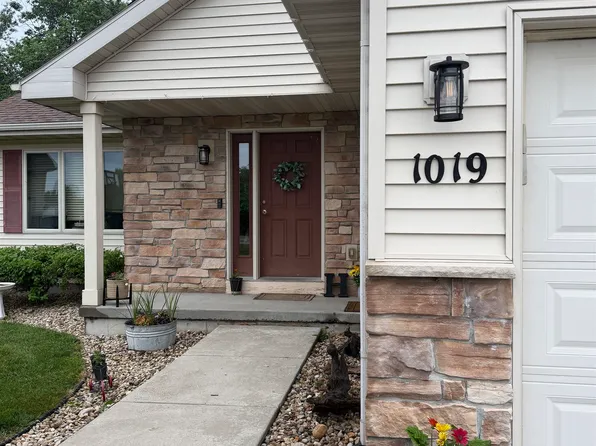 1019 21st St, Prairie Du Sac, WI 53578