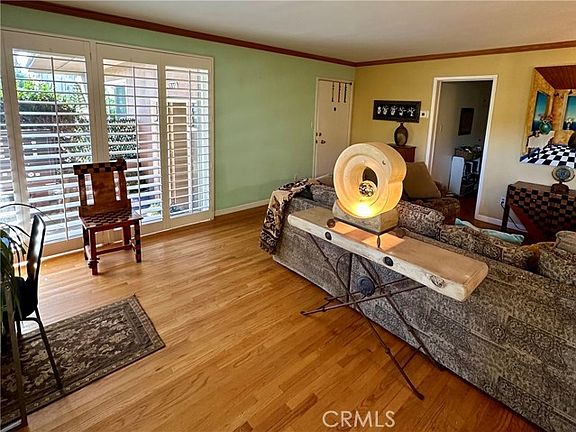 4th image of 5377 La Jolla Blvd