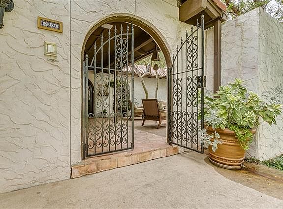 3rd image of 7801 Regatta Ct