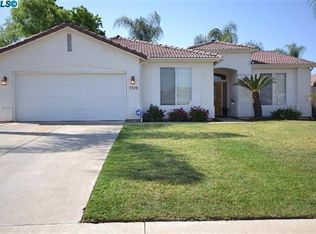 5519 W Evergreen Ct, Visalia, CA 93277