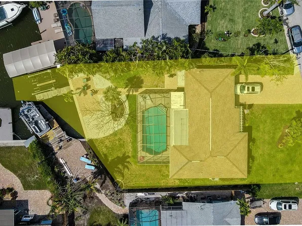 220 Albatross St, Fort Myers Beach, FL 33931