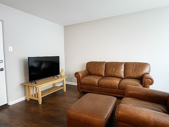 4th image of 516 Mariedale Dr APT 2