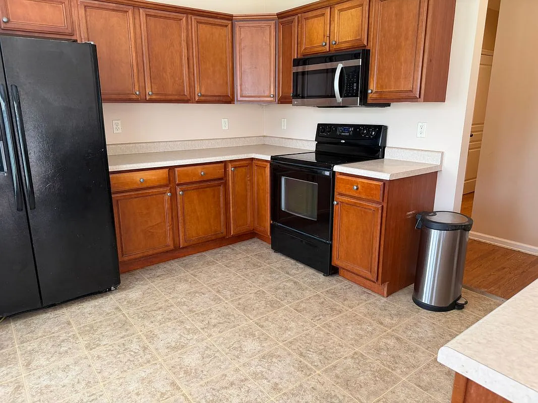 4 bed, 2.5 bath, 1971 sqft, $2,750 — Photo 3