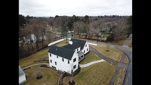 2nd image of 20 Hickory Dr