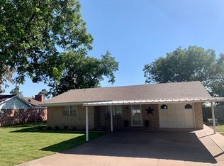1304 Portland Ave, Stamford, TX 79553