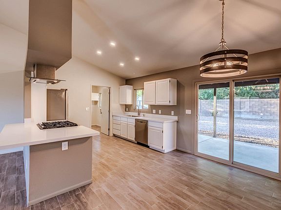 3rd image of 3216 W Wildwood Dr