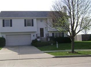 1202 Newcastle Dr, Bloomington, IL