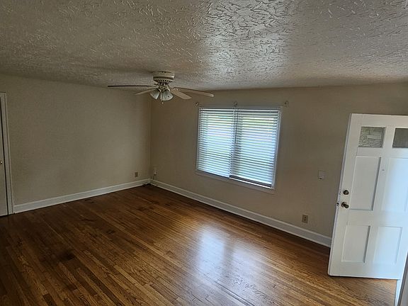 3rd image of 308 Barnes Mill Rd #B