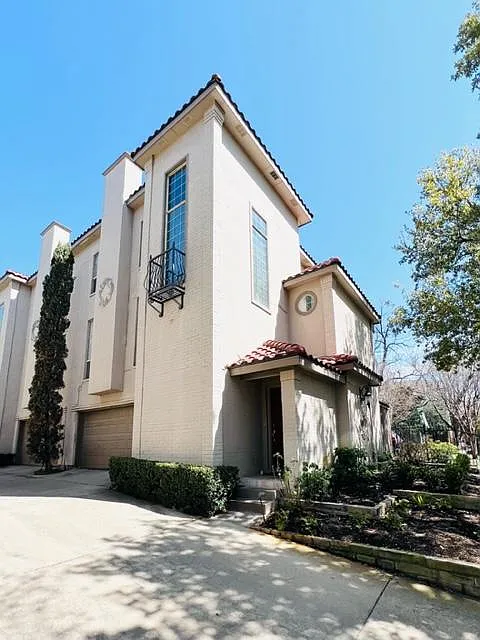 3 bed, 3.5 bath, 1944 sqft, $3,600 — Photo 1
