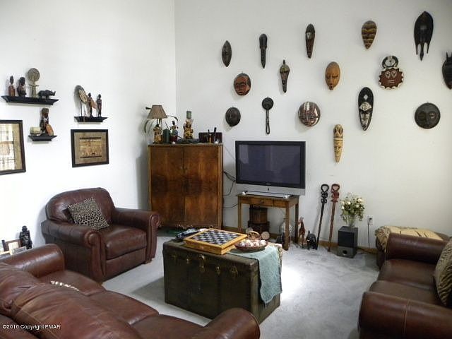 2nd image of 236 Bird Ln