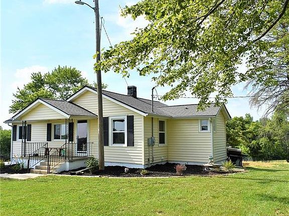 3rd image of 30984 W 158th St