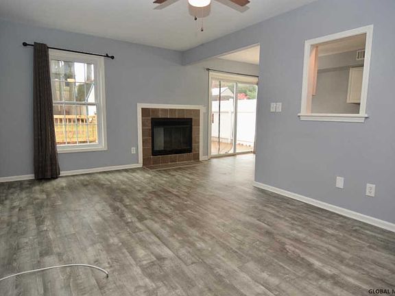 4th image of 303 Caribou Ct