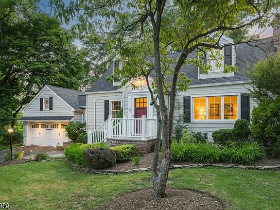 5th image of 16 Sherman Pl