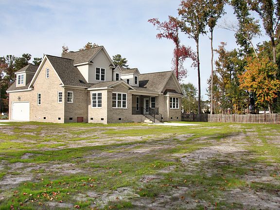 3rd image of 2305 Foxcroft Pl