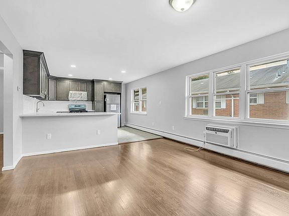 4th image of 414 Midland Ave APT 6