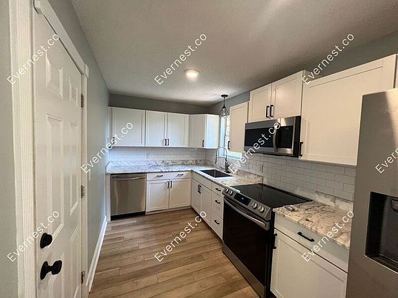3rd image of 312 Windhill Dr