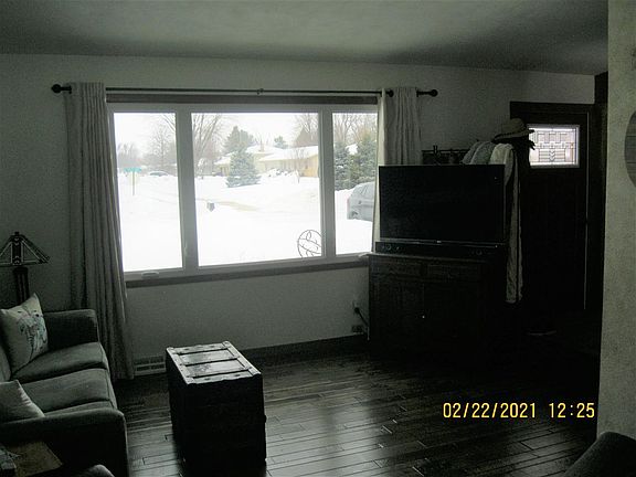 3rd image of 905 Greglynn St
