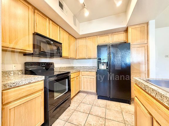 4th image of 16825 N 14th St Unit 54