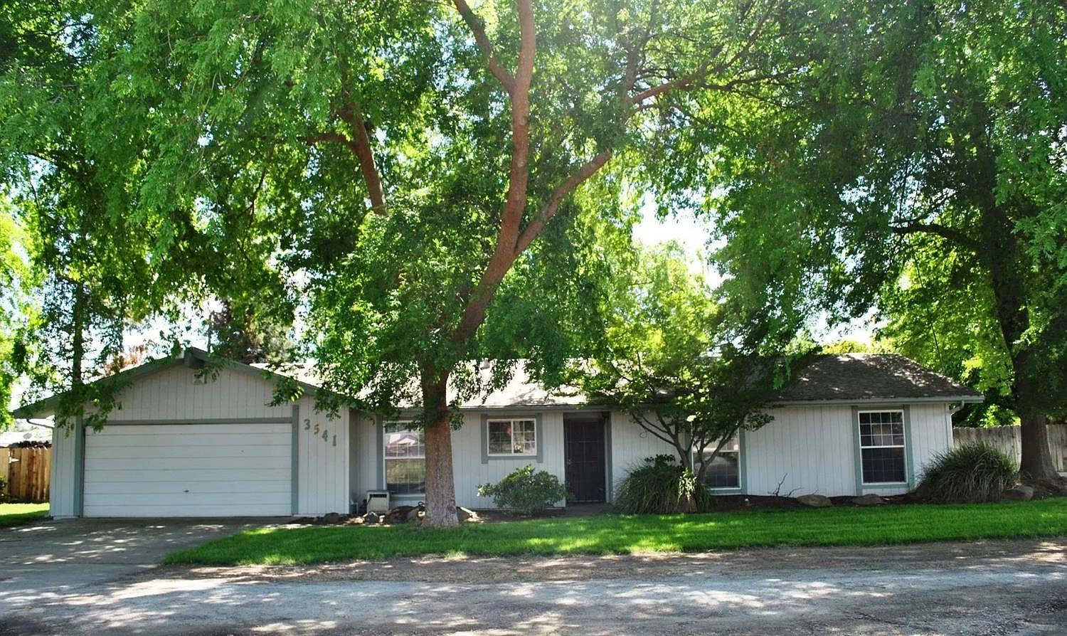 3541 W Normal Ave photo 1