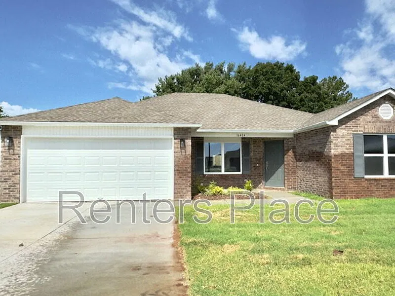 4 bed, 2.0 bath, 1626 sqft, $1,795 — Photo 1