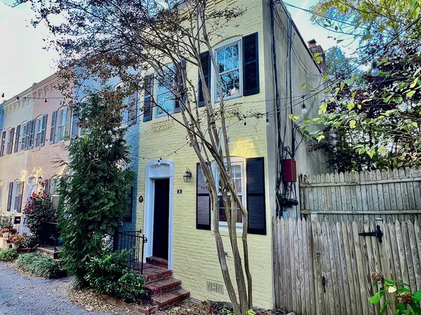 2 Pomander Walk NW, Washington, DC 20007