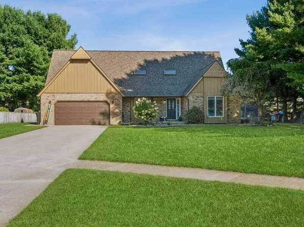 4767 Fairfield Ln, Saint Joseph, MI 49085
