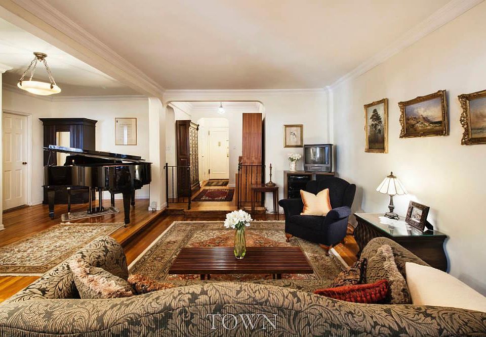 1st image of 160 W 85th St APT 2D