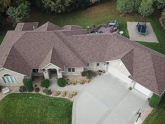 2nd image of 1952 Woodcrest Dr NE