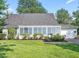 17 Idlewild Ln, Aberdeen, NJ 07747