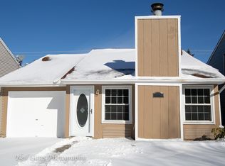 30W074 Dogwood Ct, Warrenville, IL 60555