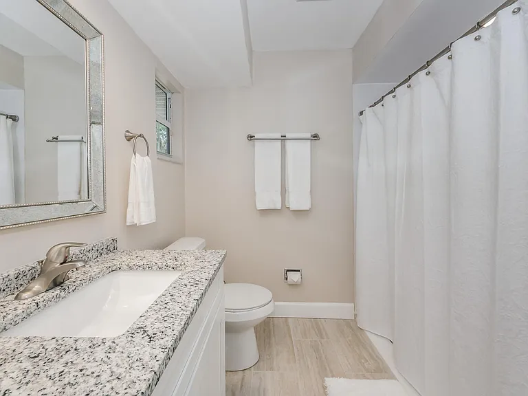 3374 Hyde Park Dr — Photo 12