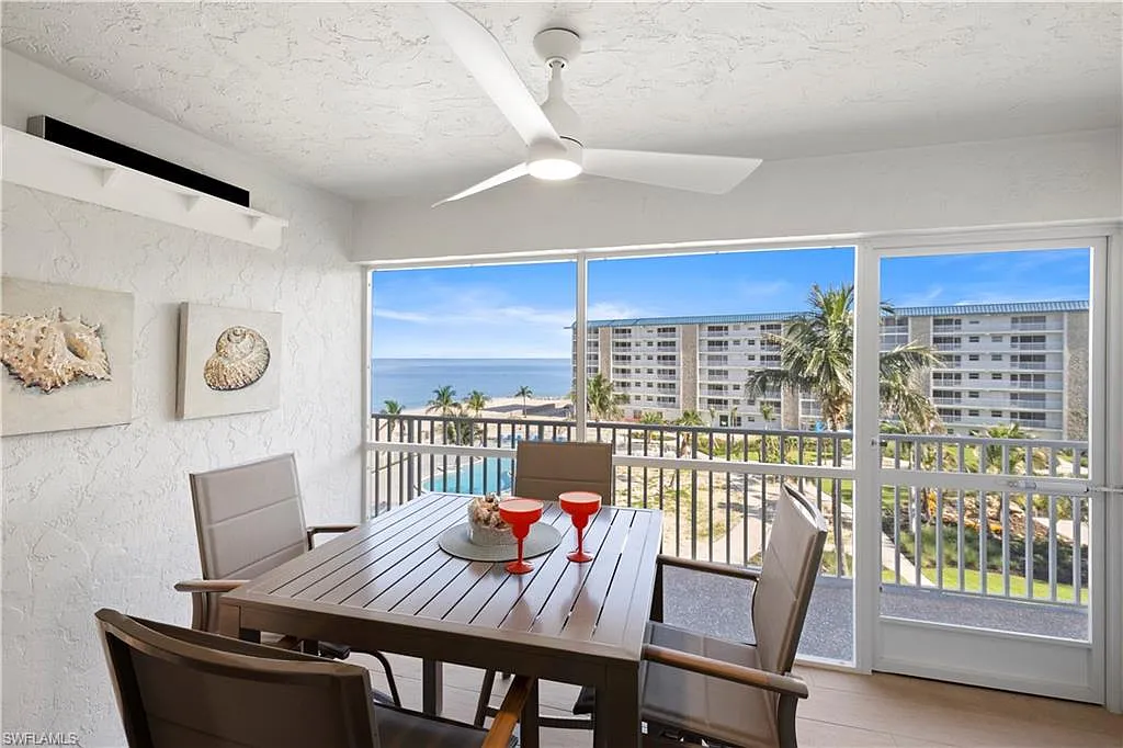 Bonita Beach Club — Photo 1