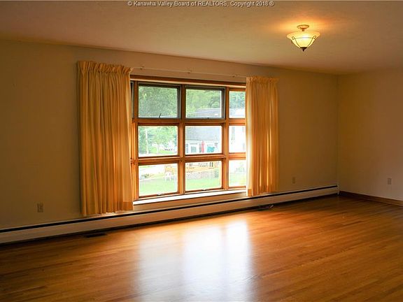 3rd image of 205 Sutherland Dr