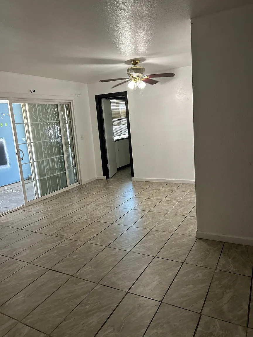 2609 53rd Ave photo 1