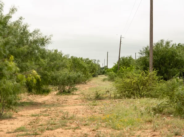 478_498 Cr 7421, Yancey, TX 78886