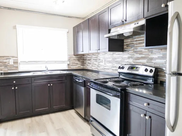 Vintage Squared, 528 15th Ave SW, Calgary, AB T2R 0R2