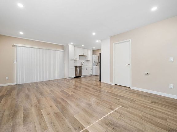 3rd image of 153 N 16th St #2B-2Ba-825Sqft