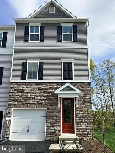 59 Basswood St Photo 1