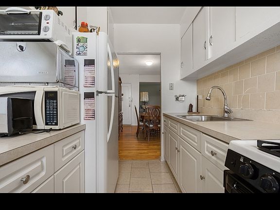 5th image of 88-11 Northern Blvd E #6