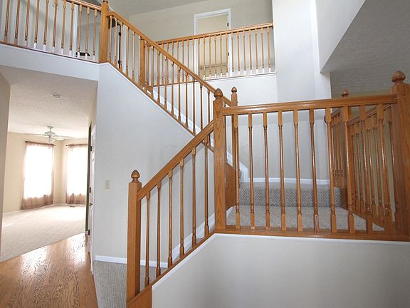 3rd image of 1063 Bergenia Dr
