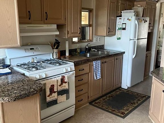 3rd image of 9412 New York Ave #164