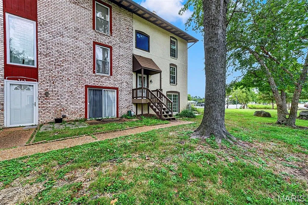 3 bed, 4.0 bath, 2234 sqft, $1,990 — Photo 3