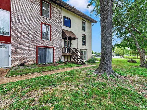 3rd image of 314 Carmel Woods Dr