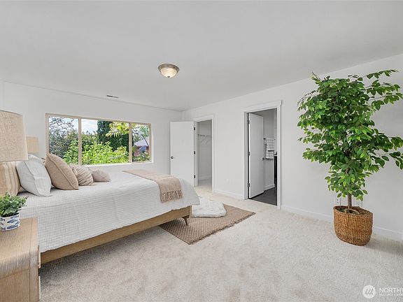 5th image of 3916 148th Street SW