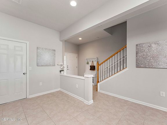 3rd image of 7056 ROUNDLEAF Drive