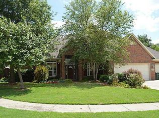 3464 N Breckenridge Dr, Fayetteville, AR 72703