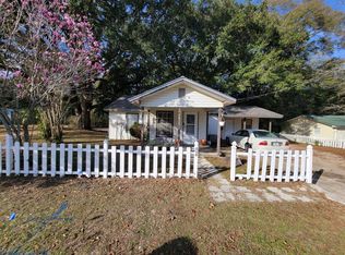 848 E Pine Ave, Crestview, FL 32539