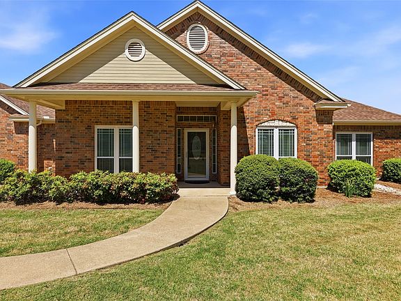 3rd image of 2851 Timber Rock Ln